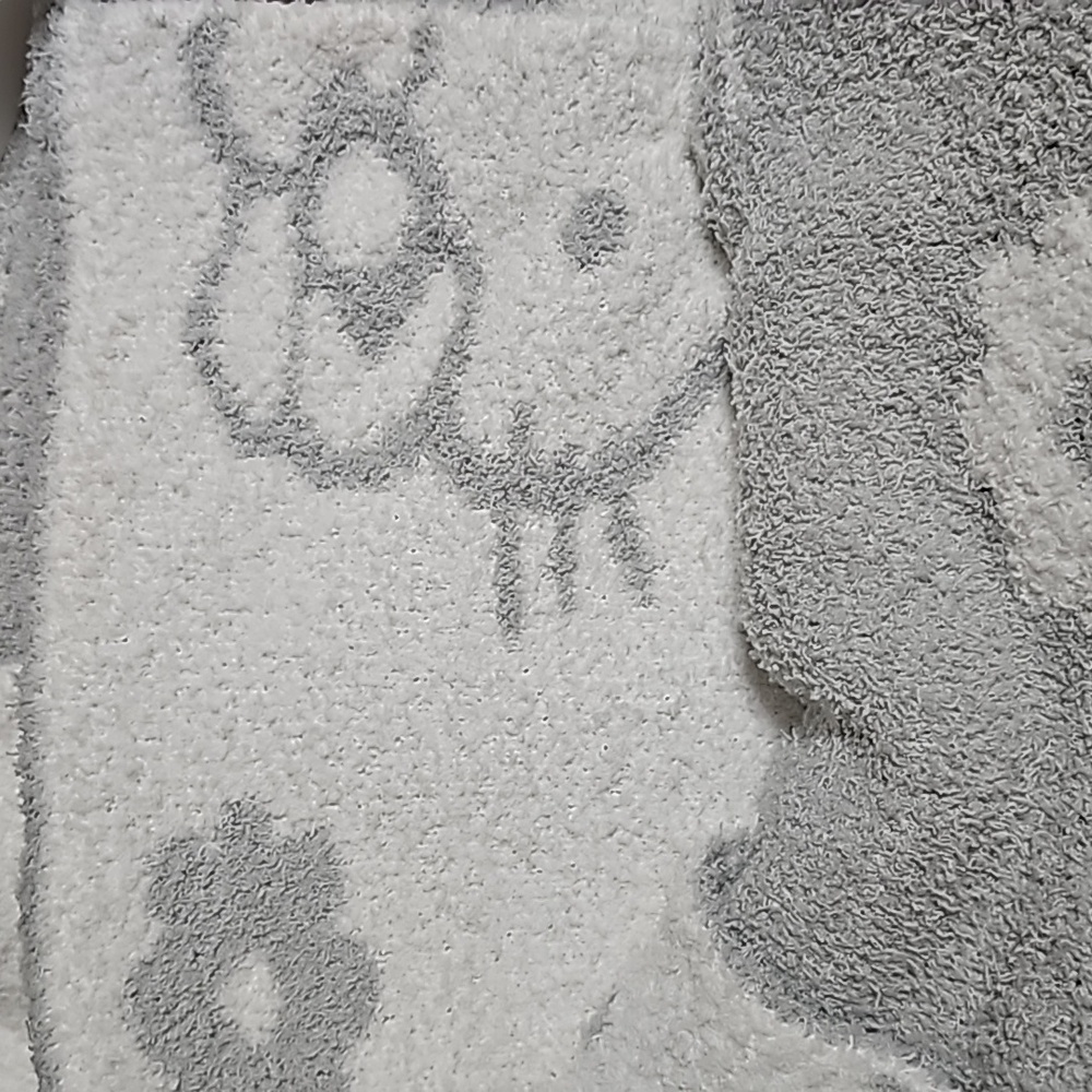 Hello Kitty Super Soft Throw Blanket 50" x 60" Gray & White Reversible - Picture 3 of 4